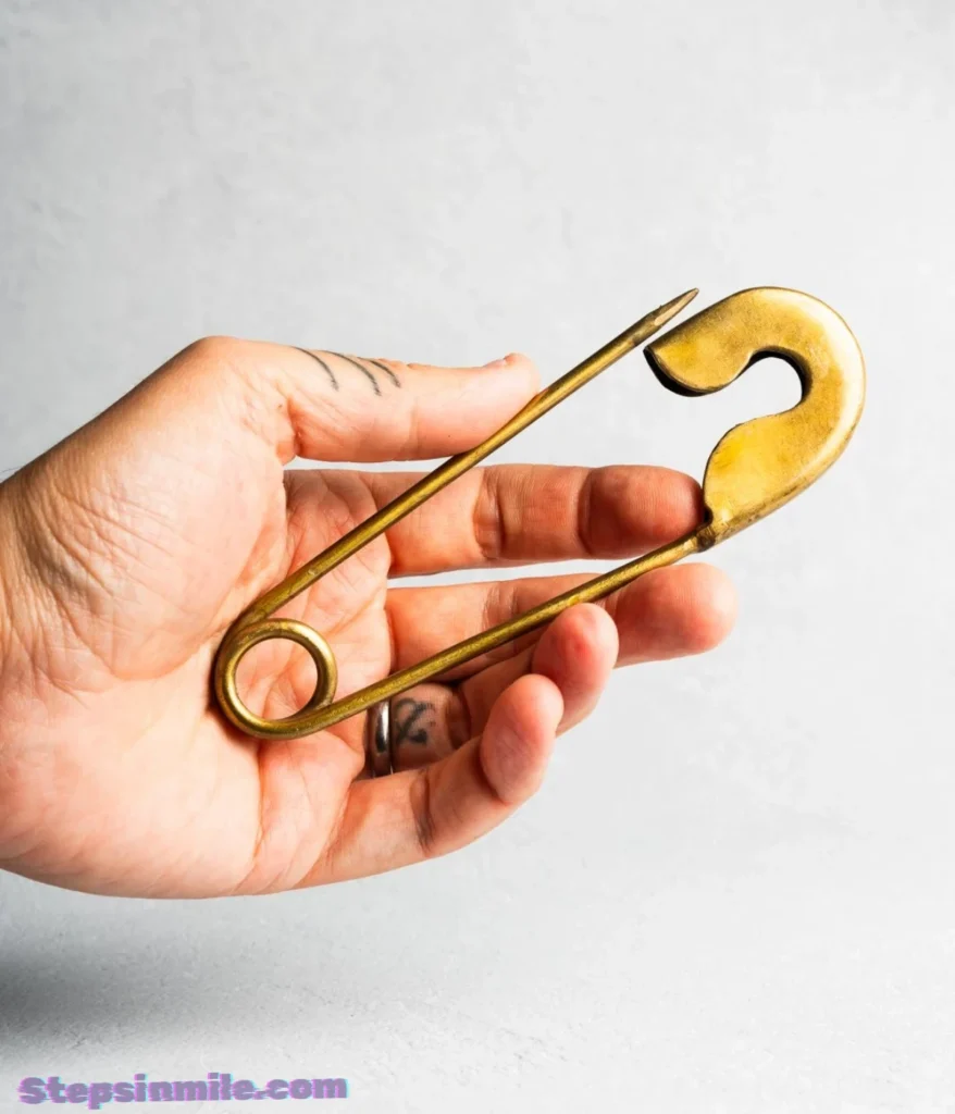 safety-pin-1-gram